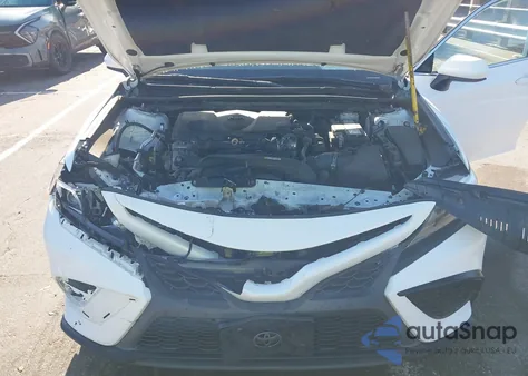 2021 Toyota Camry Se z USA, uszkodzony, nr VIN 4T1G11AK0MU586842